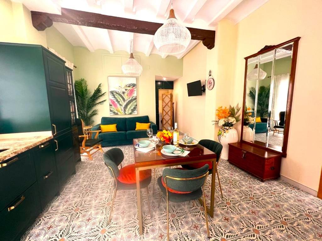 Esmeralda Apartment With Free Private Underground Parking บาเลนเซีย ภายนอก รูปภาพ