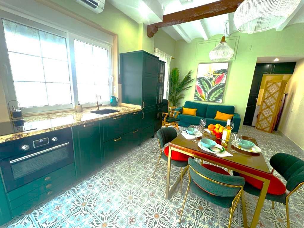 Esmeralda Apartment With Free Private Underground Parking บาเลนเซีย ภายนอก รูปภาพ