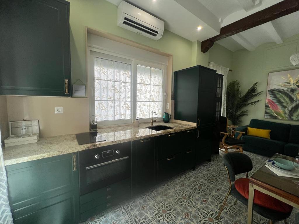 Esmeralda Apartment With Free Private Underground Parking บาเลนเซีย ภายนอก รูปภาพ