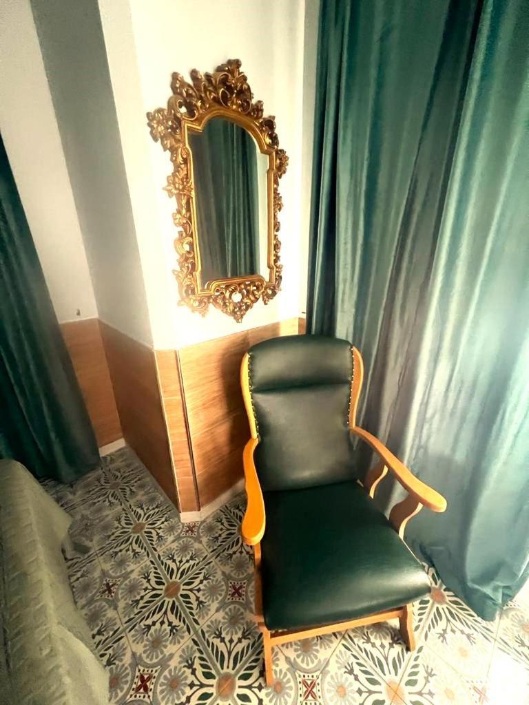 Esmeralda Apartment With Free Private Underground Parking บาเลนเซีย ภายนอก รูปภาพ